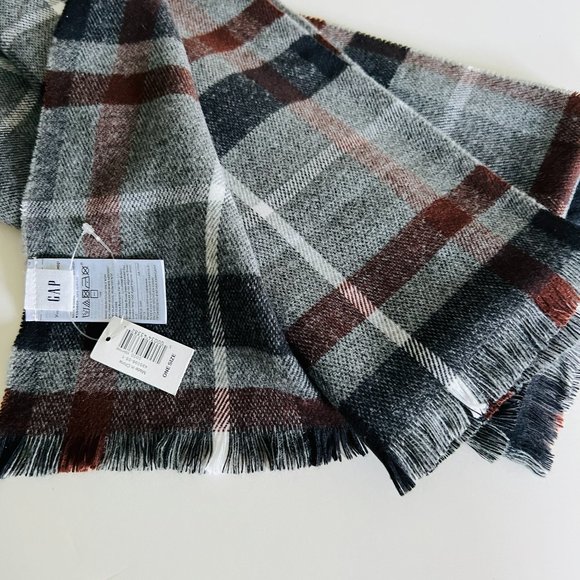 GAP Scarf Wrap with 1/2" Fringe NWT